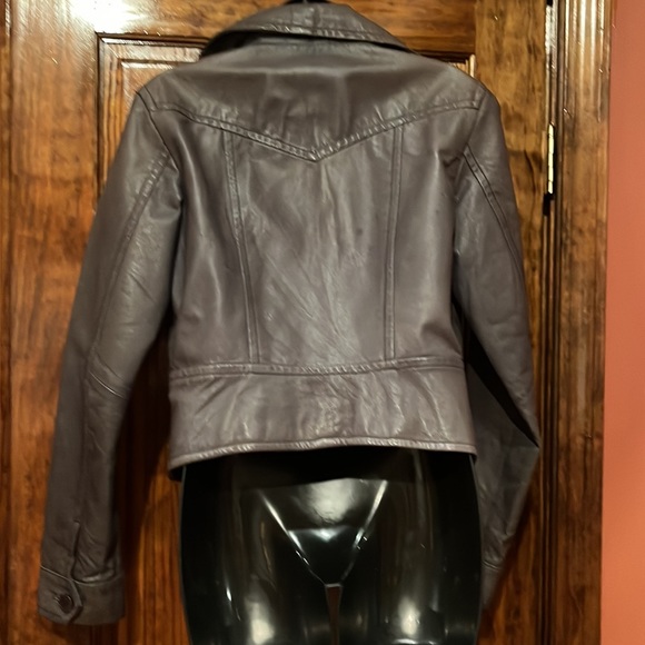 Wilson’s Gray Leather Jacket - Picture 3 of 7